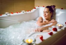 குளியல் தொட்டியில் இ.ள.ம் பெ.ண் ப.ரி.தாப ம.ரணம்: ஏற்பட்ட பரிதாபம்!!