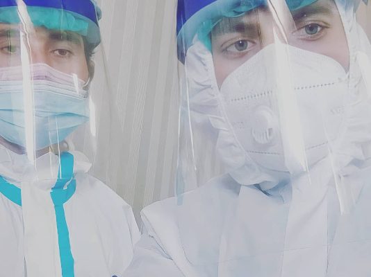 இந்த ஆடைக்குள் இருக்கும் வே.த.னை… கழற்றிய பின்னர் ம.ரு.த்துவரின் பரிதாப தோற்றம்! உ.டை.ந்.து நொ.று.ங்கி போக செ.ய்.யும் புகைப்படங்கள்!!