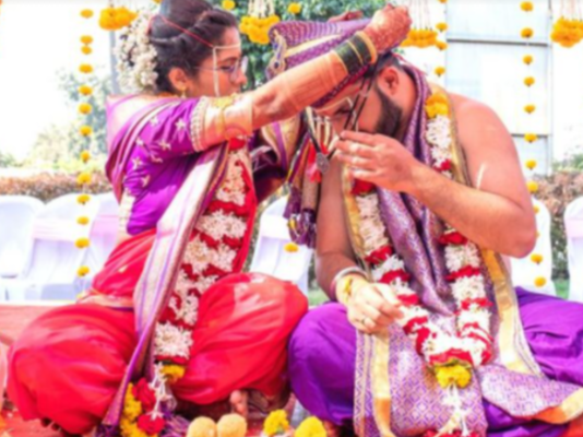 மாப்பிள்ளைக்கு தாலி கட்டிய மணப்பெண்! திருமணத்தில் இளைஞர் செய்த அதிரடி சம்பவம்… இன்ப அதிர்ச்சியில் நெகிழ்ந்து போன உறவுகள்!!