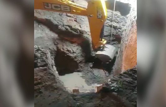 சேற்றில் சி.க்.கிய சிறுவன்… 9 மணி நேர போ.ராட்.ட.த்திற்கு பிறகு ச.ட.ல.மாக மீட்பு!!