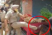 ஏழை காய்கறி விற்பனையாளரின் வண்டியை எட்டி உதைத்த போலீஸ் அதிகாரி! க.டு.ம் ச.ர்.ச்.சை.யை ஏற்படுத்திய அ.தி.ர்ச்சி காட்சி!!
