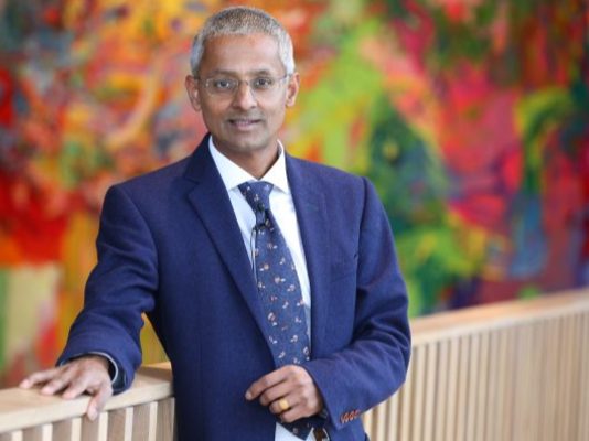 லண்டனில் வசிக்கும் தமிழர் ஒருவருக்கு பெருமைமிகு விருது அறிவிப்பு! பரிசு தொகை எவ்வளவு தெரியுமா?
