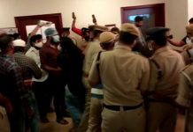 கொரோனாவால் உயிரிழந்த சடலத்தை ஒப்படைக்க எட்டரை லட்சம் கேட்ட தனியார் மருத்துவமனையை சூ.றை.யாடிய உறவினர்கள்!!