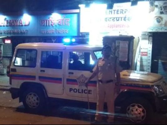 மகளின் கண்ணெதிரே… காதலனின் உதவியுடன் கணவருக்கு யுவதி செய்த கொ.டூ.ரம்!!