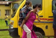 மாமனாரை முதுகில் சுமந்து சென்ற மருமகள்… இறுதியில் நேர்ந்த விபரீதம்!!