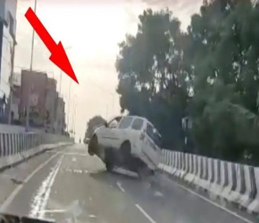 மேம்பாலத்தில் தலைகுப்புற கவிழ்ந்து டைவ் அ.டி.த்த கார்! ப.ர.பரப்பு வீடியோ காட்சி!