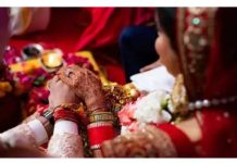 கணவரை விவகாரத்து செய்து மாமனாரை திருமணம் செய்து கொண்ட பெண்! பொலிசாரிடம் சொன்ன காரணம்: அதிர்ச்சியில் குடும்பத்தினர்!!