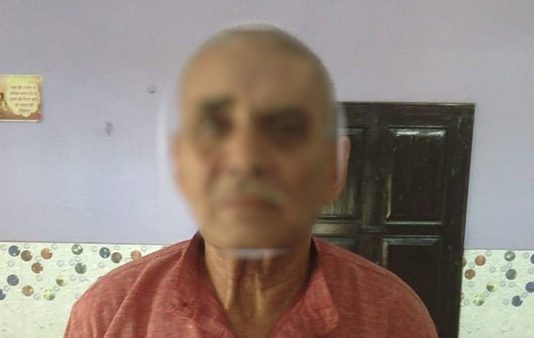 நள்ளிரவில் ஓடும் ரயிலில் அலறிய இளம் பெண் : முதியவர் செய்த மோசமான செயல்!!