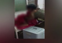 உ.யிரிழந்த ம.னை.வியின் ச.டலத்தை அவரது கணவரே தூ.க்கிச்சென்ற அ.வலம் : அ.தி.ர்ச்சி வீடியோ காட்சி!