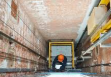 லிஃப்ட்டிலிருந்து விழுந்த பெண்: அரங்கேறிய சோக சம்பவம்!!