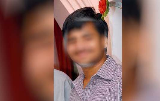 பரிதாபமாக த.ற்.கொலை செய்து கொண்ட இளைஞர்: வெளியான காரணத்தால் நிலை குலைந்த பெற்றோர்!!