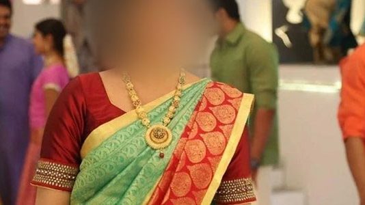 திருமணமாகாமல் வயது குறைவான நடிகருடன் ஒரே வீட்டில் வாழ்ந்த பிரபல நடிகை!!