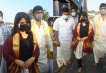 கோவிலில் கேள்வி கேட்ட நிருபர் : சமந்தா செய்த செயலால் பரபரப்பு!!