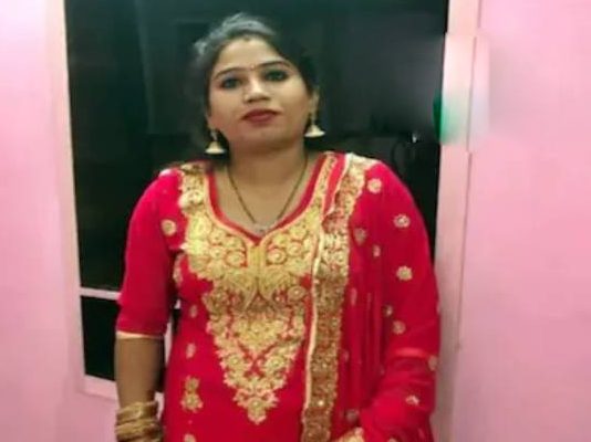பெற்ற மகள்களுக்கு இரக்கமின்றி தாய் செய்த வெறி செயல் : நாட்டையே உலுக்கிய கொடூர சம்பவம்!!