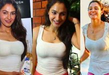 TWO PIECE-ல ஆண்ட்ரியா வெளியிட்ட புகைப்படம் : போட்டோவை SAVE செய்யும் ரசிகர்கள்…!!