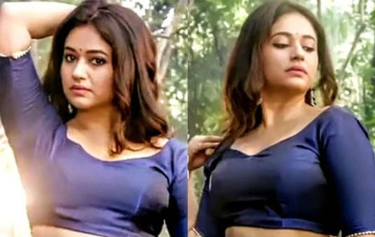 “இந்த பட்டன் படுற அவஸ்தை இருக்கே..” : பூனம் பாஜ்வாவின் கவர்ச்சி புகைப்படம்!!