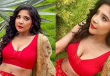 “இன்னைக்கு ஒரு செம SCENE இருக்கு..”: சாக்ஷி அகர்வாலின் BEST கிளாமர் புகைப்படங்கள்!!