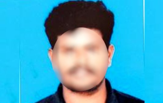துடி துடித்த கணவர் ரசித்த மகள் : மனைவியால் கணவனுக்கு நடந்த கொடூரம்!!