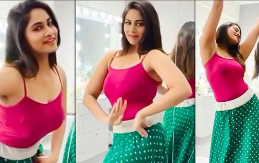 பூ மேனி பார்த்து குஷியான ரசிகர்கள்… ஷிவானி வெளியிட்ட லேட்டஸ்ட் கவர்ச்சி புகைப்படங்கள்!!