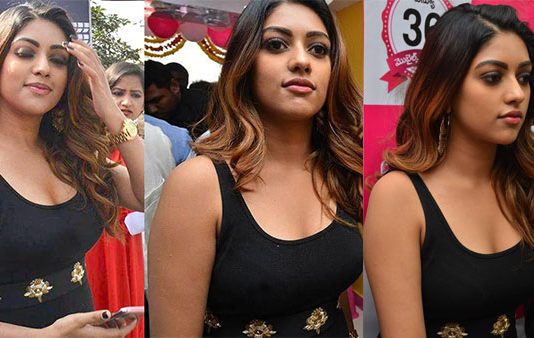 வெயில் படாத இடத்தை பார்த்து வெட வெடத்துப் போன இளசுகளின் சூட்டை கிளப்பிய அனு இம்மானுவேல்!!