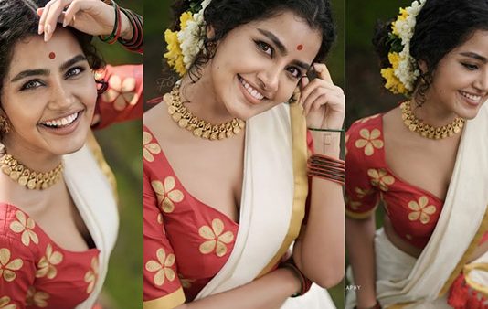 அங்கங்களை காட்டி இளசுகளின் மனசை தூண்டிவிட்ட அனுபமா!!