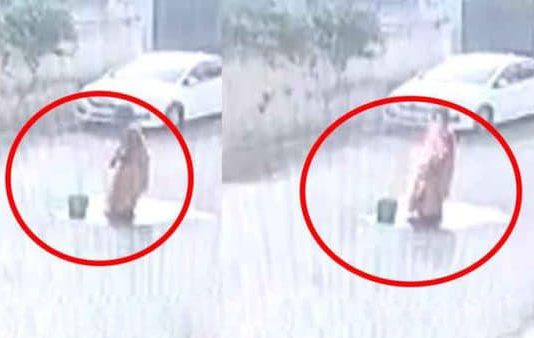 நடுரோட்டில் தீக்குளித்து தற்கொலை செய்த பெண் : பதற வைக்கும் சிசிடிவி காட்சிகள் வெளியீடு!!