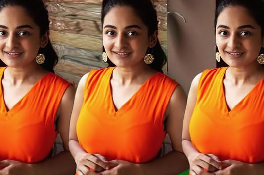 சிக்கென இருக்கும் எஸ்தர் அனிலின் சூடேற்றும் ஹாட் போட்டோஸ்!!