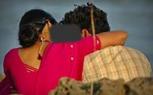 கள்ளக்காதல் ஜோடி தற்கொலை… அழுகிய நிலையில் சடலம் மீட்பு : நடந்த விபரீதம்!!