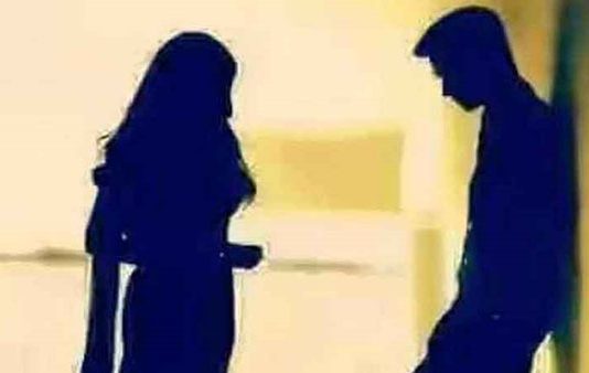 என் மனைவிக்கு இன்னொருத்தரோட தொடர்பு இருக்கு.. நைட்ல அடிக்கடி போன் வருது… நீதிமன்றம் அதிரடி தீர்ப்பு!!