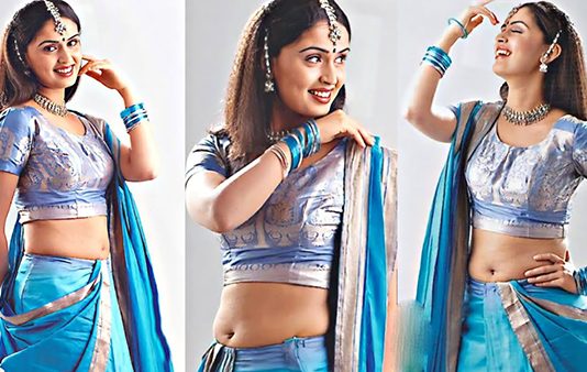 கவர்ச்சி உடையில் மொத்த அழகையும் காட்டிய 90’s கனவுக் கன்னி கௌசல்யா!!