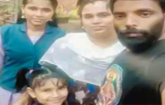 மொத்த குடும்பமும் ஆற்றில் குதித்து தற்கொலை : கடிதத்தில் உருக்கமாக எழுதியிருந்த வார்த்தைகள்!!