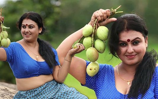 மெல்லிய இடையழகில் இறுக்கி போட்ட முடிச்சு.. இளசுகளை ஏக்கத்தில் விட்ட சோனா சூடான போட்டோஸ்!!
