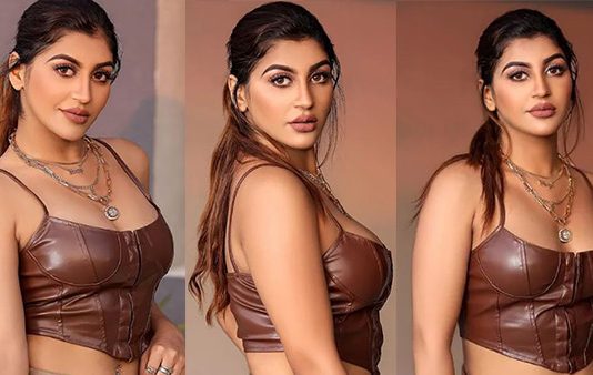 ரெண்டுல எது புடிச்சிருக்கு? டபுள் மீனிங்கில் போஸ்ட் போட்ட யாஷிகா ஆனந்த்!!