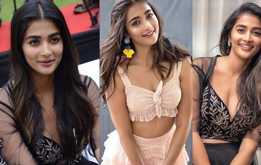 ஓப்பனா விட்டேன் பாத்துக்கோ… மூடியும் மூடாம மூடேத்தும் பூஜா ஹெக்டே ஹாட் Pics!!