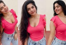 ப்ப்ப்பா.. கனக்கச்சிதமா இருக்கு கட்டழகு.. திறந்து காட்டி சூடேற்றிய திவ்யா பாரதி!!