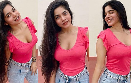 ப்ப்ப்பா!.. நச்சுன்னு இருக்கு உடம்பு… டைட்டான உடையில் கவர்ச்சியாக போஸ் கொடுத்து தினுசு தினுசா காட்டும் திவ்யா பாரதி!!