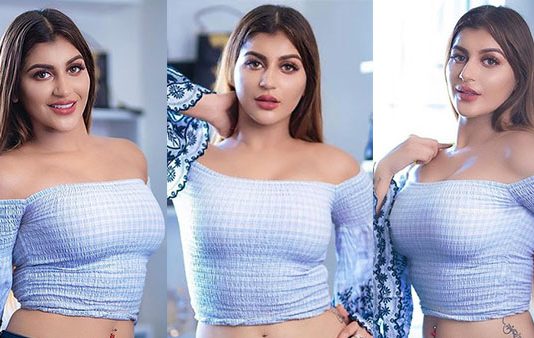 ஆடைக்குள் அடங்காத அழகு… முன்னழகை தூக்கலா காட்டும் யாஷிகா!!