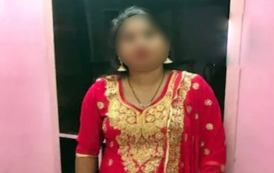 கள்ளக்காதலனுடன் பெண் செய்த காரியத்தால் சிறையில் அகப்பட்ட கணவன் : நடந்தது என்ன?