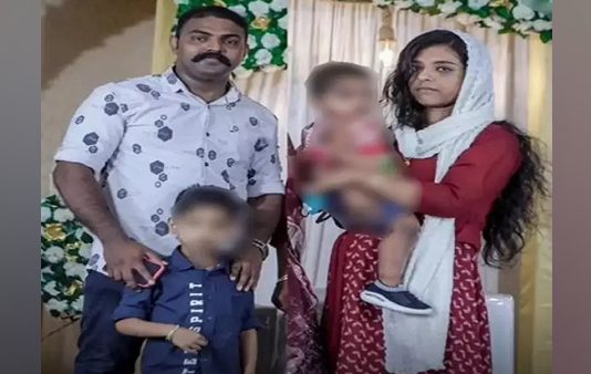 இரண்டு குழந்தைகளை கொன்றுவிட்டு காவலரின் மனைவி தற்கொலை : நடந்த பதறவைக்கும் சம்பவம்!!