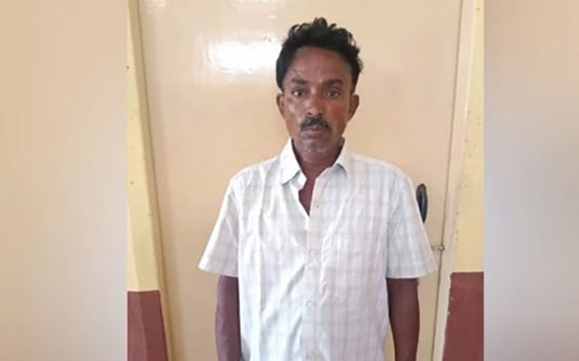 மருமகனின் தாயாரை வெட்டிக் கொன்ற தந்தை : நெஞ்சை உலுக்கும் சம்பவம்!!