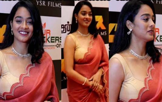 கவர்ச்சியான உடையில் தொடையை காட்டி போஸ் கொடுத்து ரசிகர்களை அதிர வைத்த காயத்ரி!!