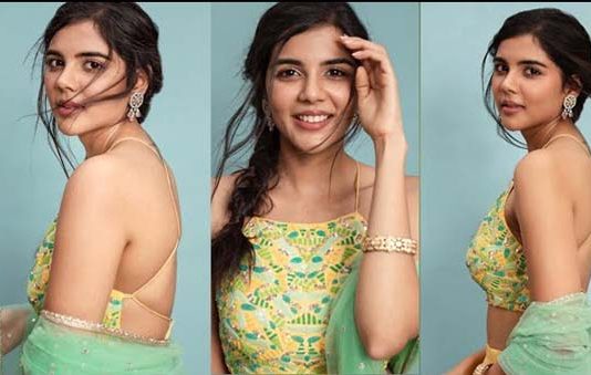 மொத்த அழகையும் களைச்சு போட்ட… எத பாக்குறதுனே தெரியல.. சைட காட்டி போஸ் கொடுக்கும் கல்யாணி பிரியதர்ஷன்!!