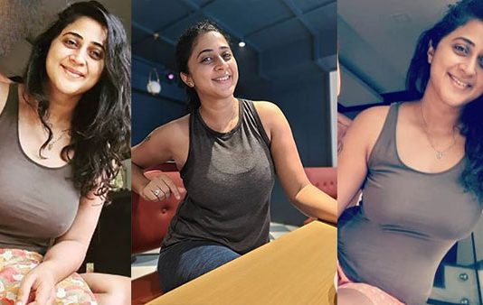 இந்த வயசில ஸ்வீலெஸ் ஜாக்கெட்டில் சிக்குனு இடுப்பு மடிப்பு தெரிய ஆள மயக்கும் கனிகாவின் லேட்டஸ்ட் வீடியோ!!