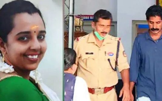 பாத்ரூமில் வழுக்கி விழுந்துட்டாங்க.. மனைவியை வைத்தியசாலை தூக்கிச் சென்ற கணவன் : விசாரணையில் வெளியான அதிர்ச்சி!!