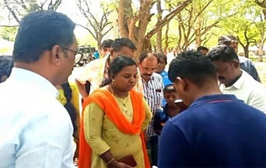 குடும்பத்துடன் குற்றாலத்துக்கு சுற்றுலா.. திரும்பி வந்த தொழிலதிபருக்கு காத்திருந்த அதிர்ச்சி!!