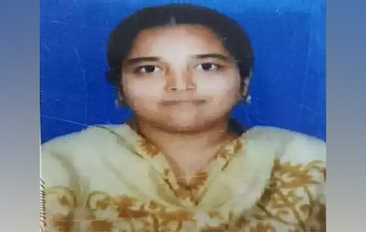 இரண்டு மகள்களுக்கு விஷம் கொடுத்து கொன்றுவிட்டு தாய் எடுத்த விபரீத முடிவு!!