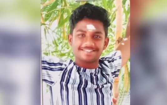 நண்பர்களுடன் சகஜமாக பேச தடுத்த திக்குவாய்… மனமுடைந்த இளைஞர் எடுத்த விபரீத முடிவு!!