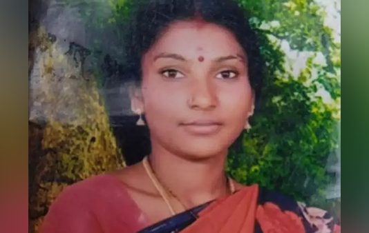 மண்ணெண்ணெய் ஊற்றி தீ வைத்து உயிரை மாய்த்த இளம்பெண் : விசாரணையில் வெளியான திடுக்கிடும் தகவல்!!