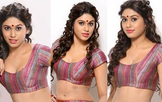 அவசரத்துல் இந்த டிரெஸ்தான் கிடைச்சது… அரை டவுசரில் கடற்கரையில் போஸ் கொடுத்து சூடேத்தும் மனிஷா யாதவ்!!