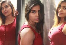 பொசுக்குன்னு இப்படி காட்டிடீங்க.. பிதுங்கும் அழகை காட்டி கிக் ஏற்றும் நந்தினி!!